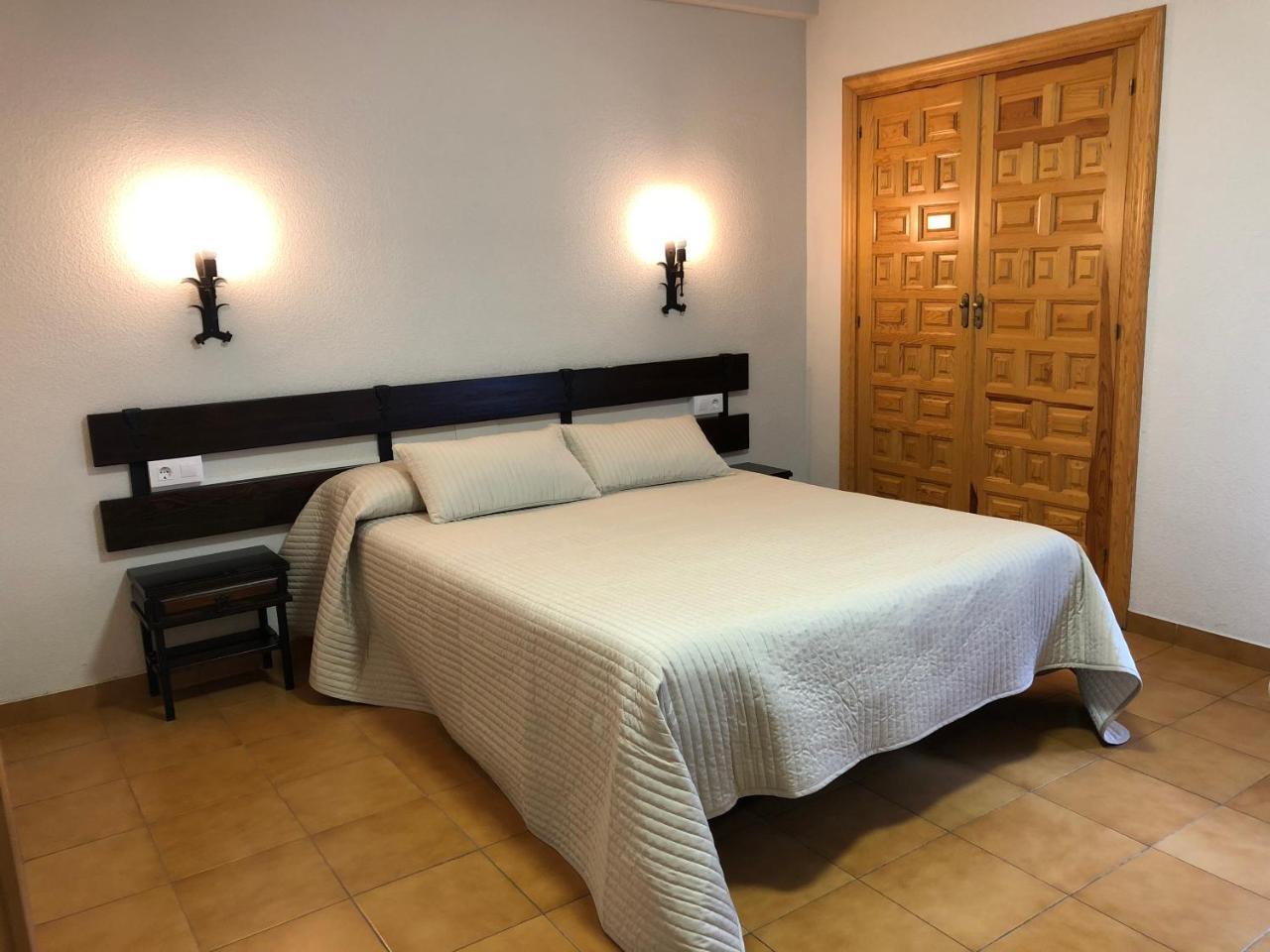 Hotel La Venta de Goyo Viniegra de Abajo Exterior foto